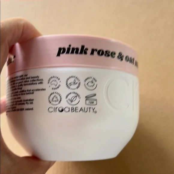 Ciroa Pink Moisturizing Body Oil - Picture 6 of 11